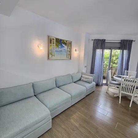 Amalia Sunny Ground Floor With 2 Bedrooms * تورّيفيِخا